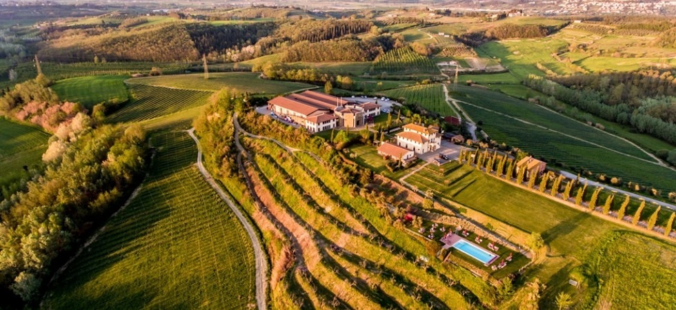 Ecco il rosso della costa toscana dei Lunelli: 4.000 bottiglie per l'Auritrea nato nella tenuta Podernovo