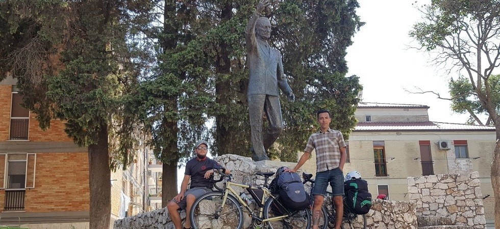 Da Pieve Tesino a Matera in bici nel segno di Alcide Degasperi