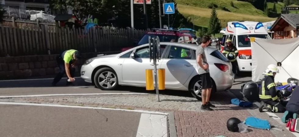 Scontro auto-moto in val di Fassa, due persone sbalzate dalla due ruote elitrasportati all'ospedale