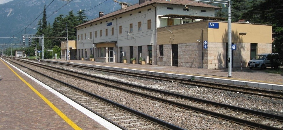 Alla stazione di Ala arriva un nuovo marciapiede, soppressi due treni per completare i lavori