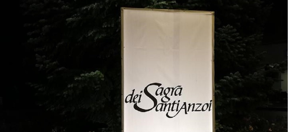 Una mostra di pappagalli e il Palaorso, l'Angolo gourmet e la natura