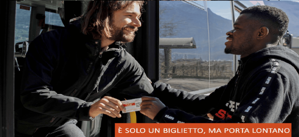 Regala un biglietto dell'autobus o un abbonamento a chi è accolto''