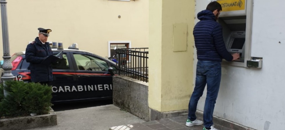 Vendono prodotti in Internet, ma si trovano a pagare il finto compratore