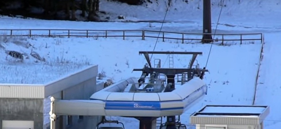 Restano gravi le condizioni del bimbo precipitato dalla seggiovia, avrebbe fratture al cranio, bacino e femore