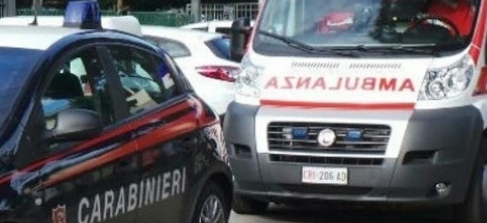 Foto da internet Tragedia familiare, accoltella a morte il padre 80enne in sedia a rotelle e poi tenta di uccidersi