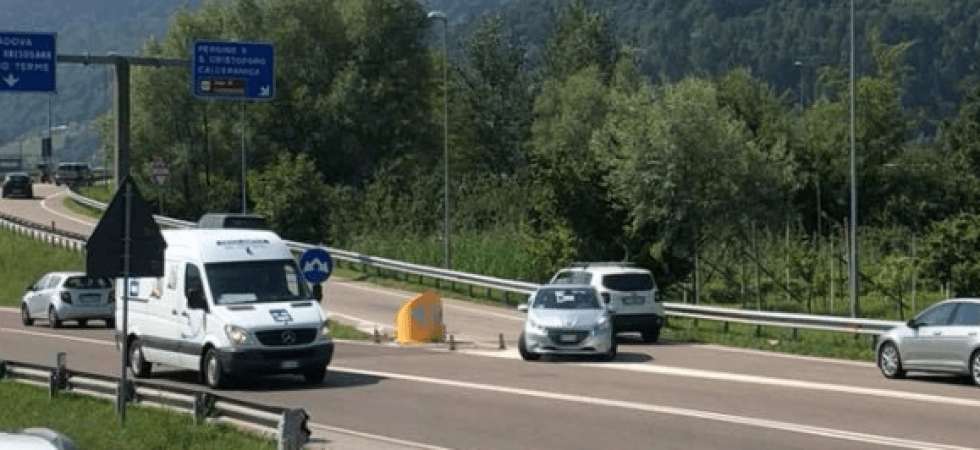 Foto postata su Sei di Pergine se Si immette contromano in Valsugana, sfiorato l'incidente
