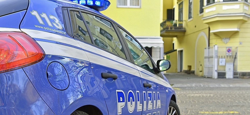 Bolzano, una denuncia per spaccio e tre espulsioni