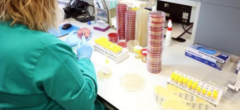 Coronavirus, al Santa Chiara i test che riescono a dare una risposta in poche ore