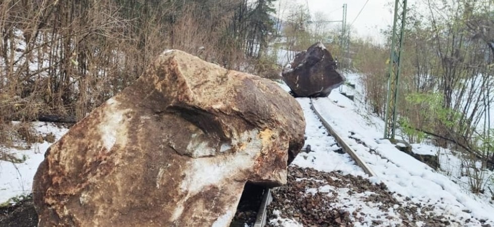 Frana sui binari in val Pusteria, si lavora per riaprire la linea entro Natale