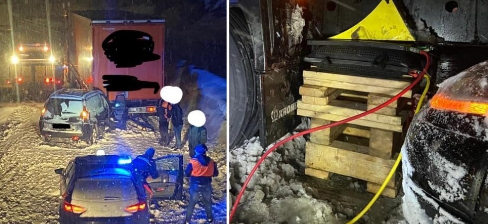 Si schiantano contro un camion e si incastrano sotto il rimorchio, paura per due persone