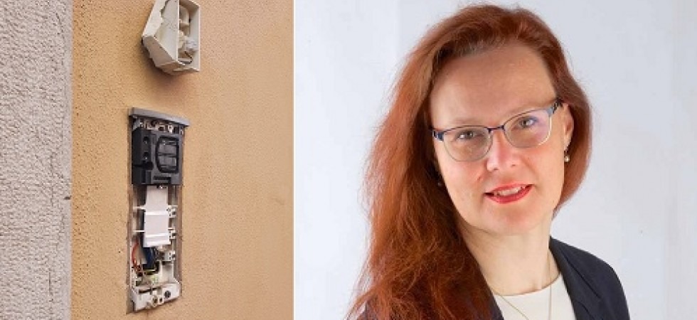 Frantumato e divelto il citofono dell'abitazione della parlamentare leghista Martina Loss