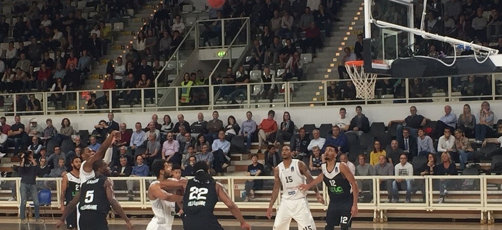 Dolomiti Energia e Asvel Villeurbanne in azione al PalaTrento (foto di Giuseppe Schiavone)