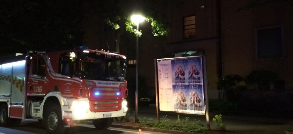 Forte odore di bruciato a Trento, apprensione in via Fratelli Fontana