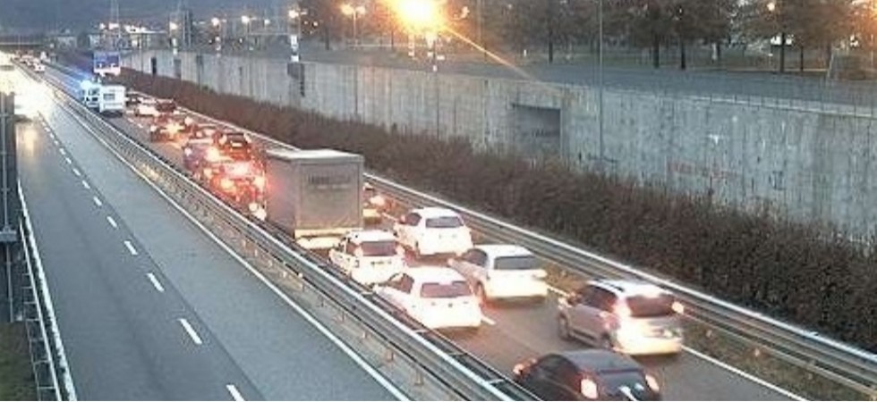 Trento, tamponamento in tangenziale, coinvolte diverse auto