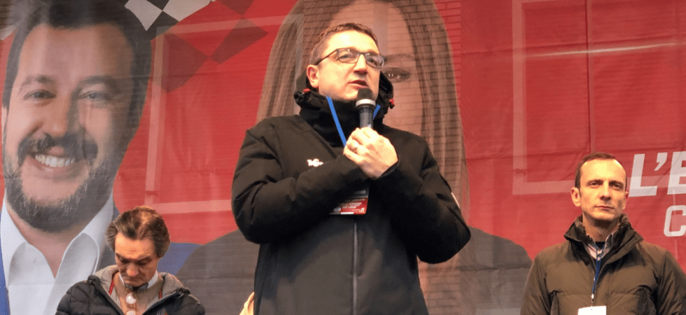 Fugatti show a Maranello: il presidente della Pat scalda (pochino) il pubblico di Salvini tra esagerazioni e ritmo incalzante