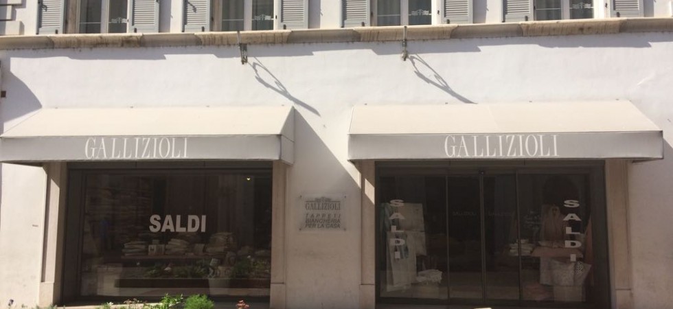 Saldi, vendite stazionarie, ma le critiche non mancano: Turismo in calo e chi arriva va al Muse