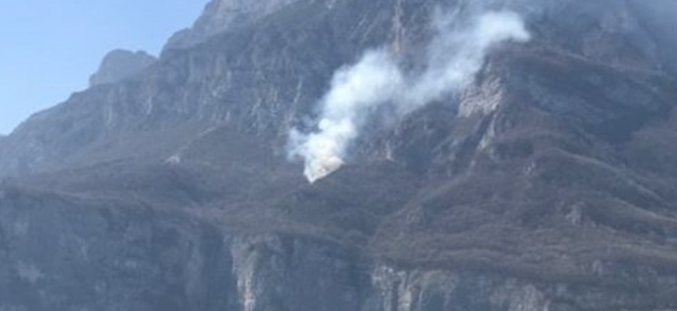 Incendio ai Laghi di Lamar, sul posto anche l'elicottero