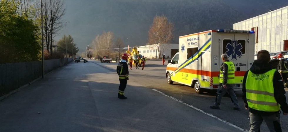 Ha un malore mentre guida, ma in quel momento passa un volontario della croce rossa