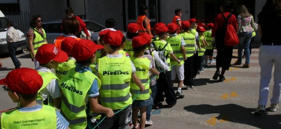 Un sistema economico circolare: 'Piedibus', Giornate del riuso', 'Ecoacquisti'