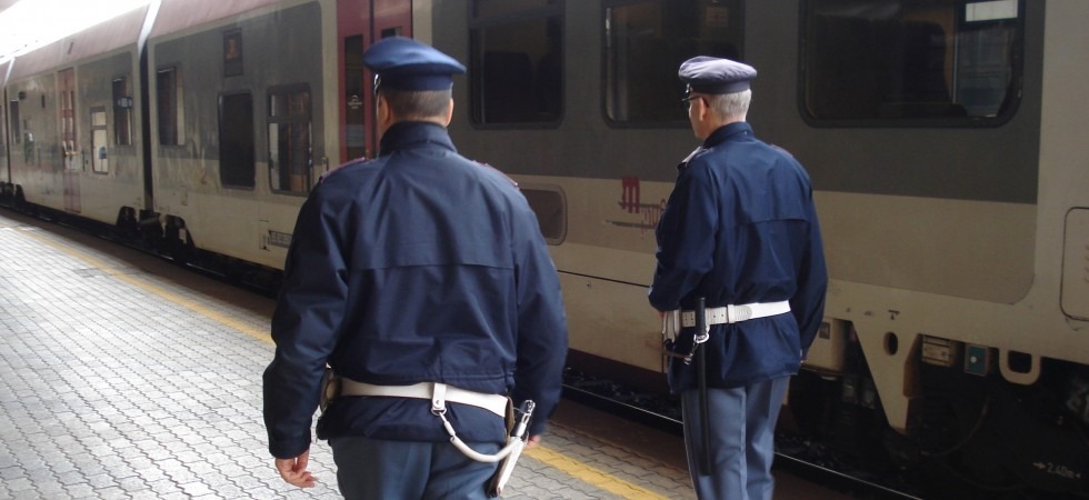Polizia ferroviaria al lavoro durante le feste, identificate 334 persone