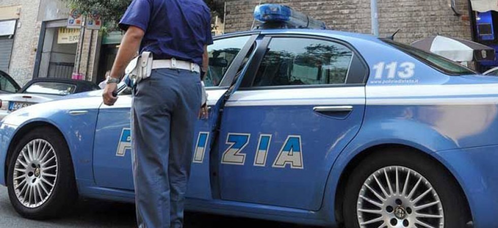 Tentano il furto nascondendo nel reggiseno un cacciavite di 27 centimetri, due giovani fermate