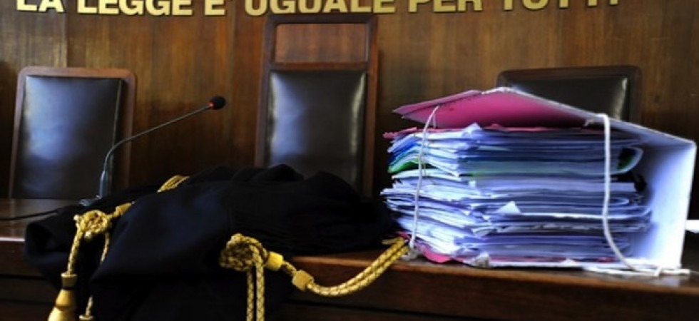Permesso 104, aveva chiesto di rimanere a casa per assistere la madre ma si trovava all'estero a fare gare con il cane