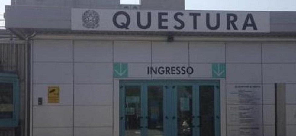 Fermato ubriaco e in contromano in tangenziale, un 33enne aggredisce poi gli agenti in questura