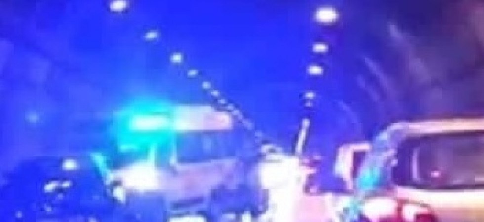 Foto da internet - archivio Tragedia in galleria, un uomo scende dall'auto in panne e viene investito da un camion