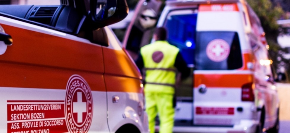 Incidente mortale in Val Senales, esce di strada con l'auto e si cappotta più volte