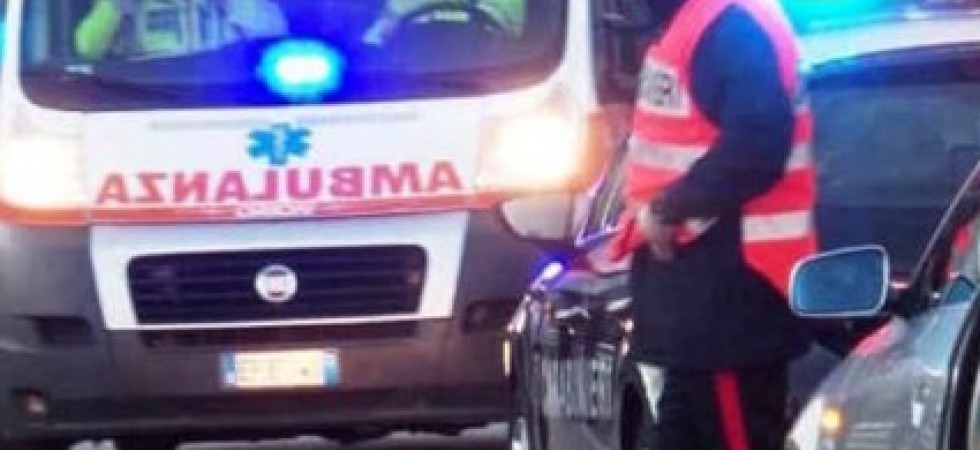 Frontale auto - moto a passo Sommo, un uomo e una donna trasportati in elicottero al Santa Chiara