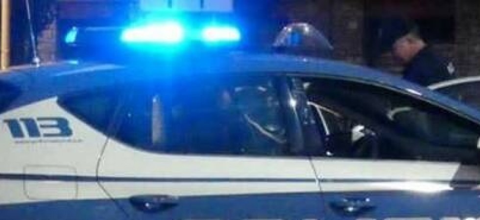 Colpisce una donna 80enne alla schiena e cerca di rubarle la borsa