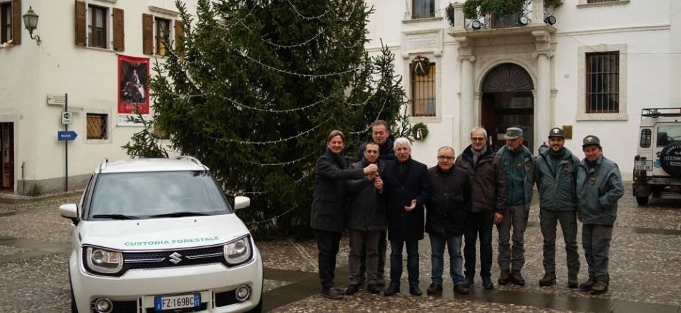 I forestali ricevono la prima auto ibrida