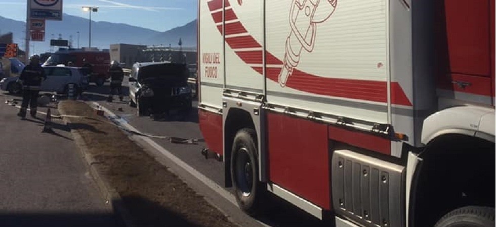 Tre macchine incidentate in statale, anche un 14enne finisce in ospedale