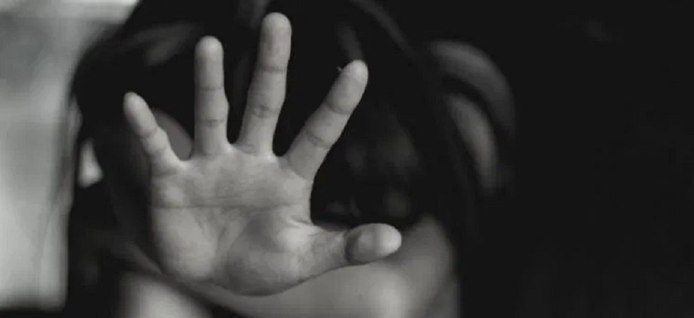 La polizia indaga per una violenza sessuale, la denuncia di una ragazza aggredita in un locale