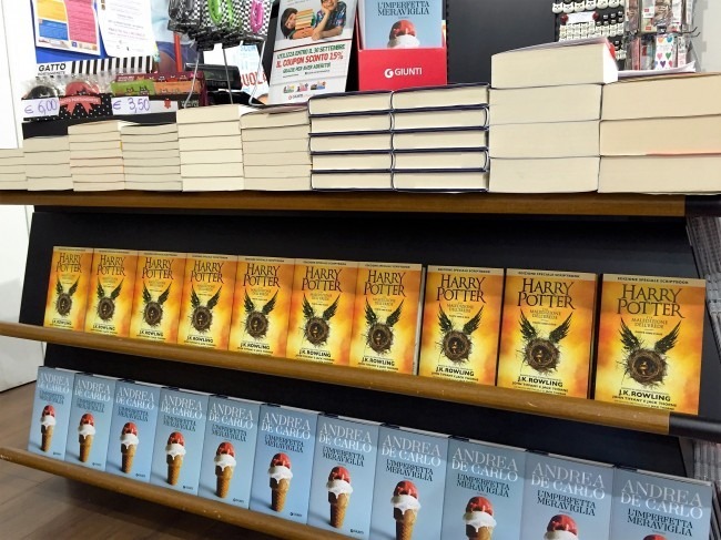 Le ultime dieci copie alla libreria Giunti Al Punto di via Oss Mazzurana