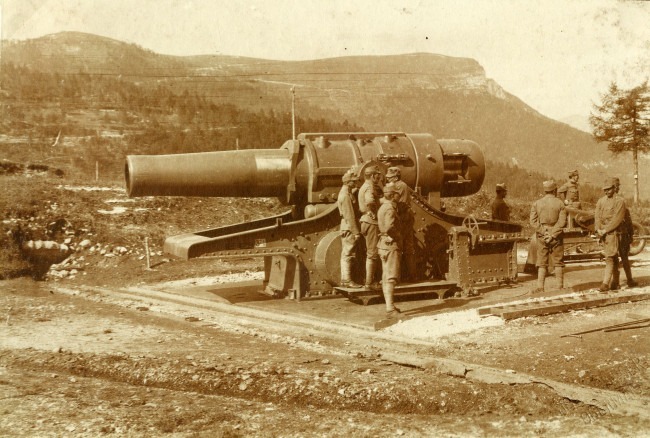 Un obice da 42 cm. M.14 a Serrada (Credits to Museo della Guerra)