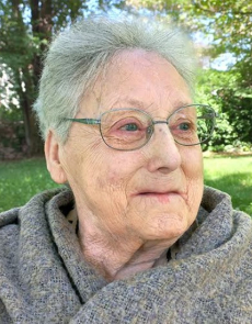 Elvira Gugole ved. Zomer