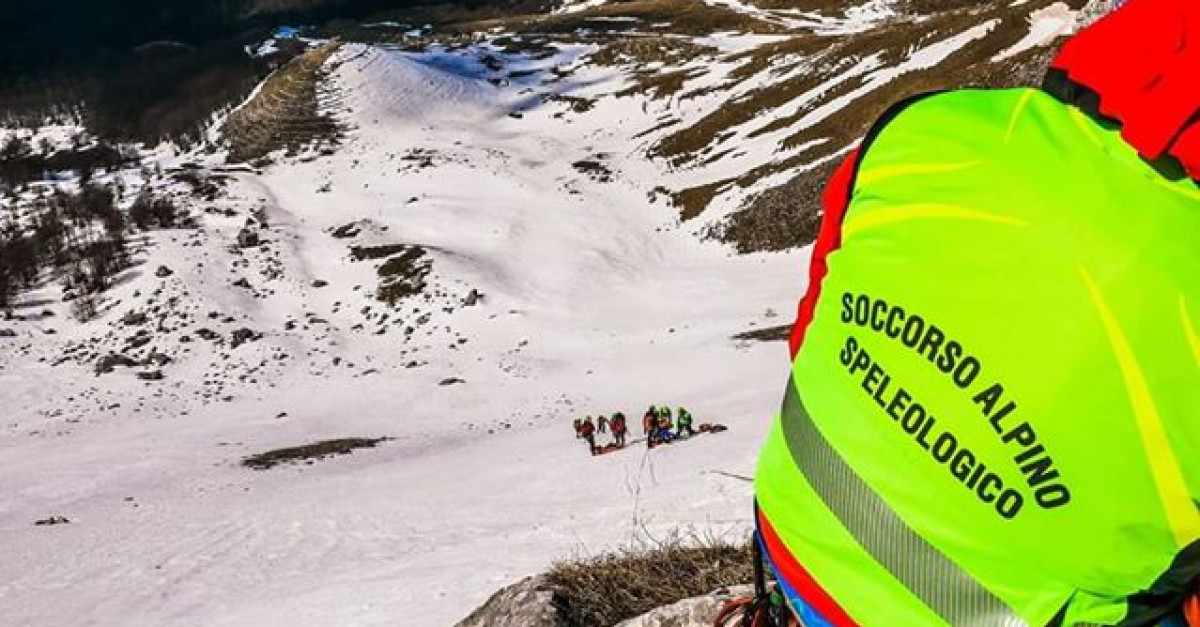 Tragedia sul Cornetto, perde l'appiglio e precipita in un canalone ...