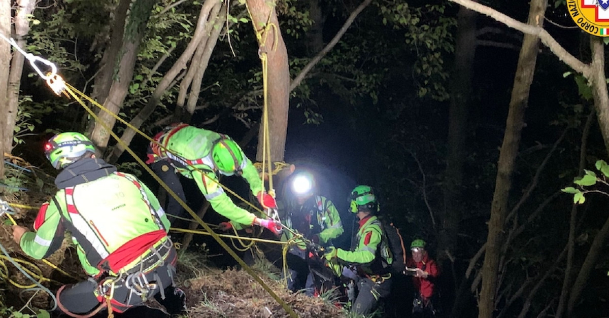 Il padre ruzzola per 20 metri in un canalone sul Monte Grappa. Madre e ...