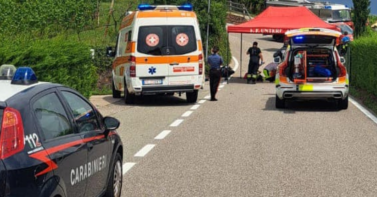Si schianta con la moto contro un'auto e perde la vita, Monday aveva 28 ...