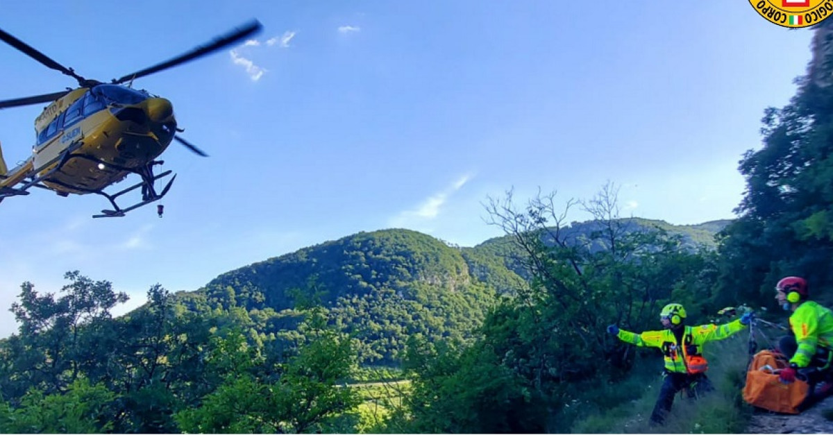 Precipita dalla falesia e sbatte la testa, grave una free climber ...