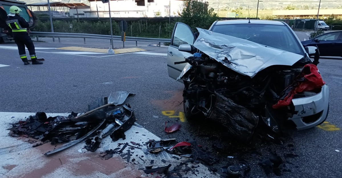Tremendo schianto auto - moto (FOTO), in condizioni gravissime un ...
