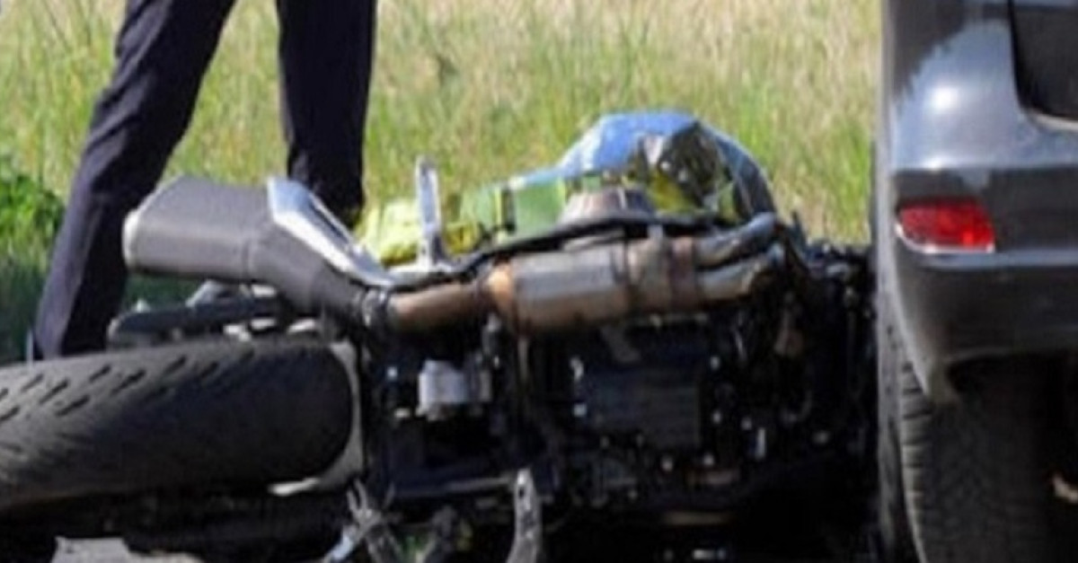 Schianto Frontale Auto Moto Momenti Di Paura Per Un 17enne Vigili Schianto Frontale Auto Moto Momenti Di Paura Per Un 17enne Vigili