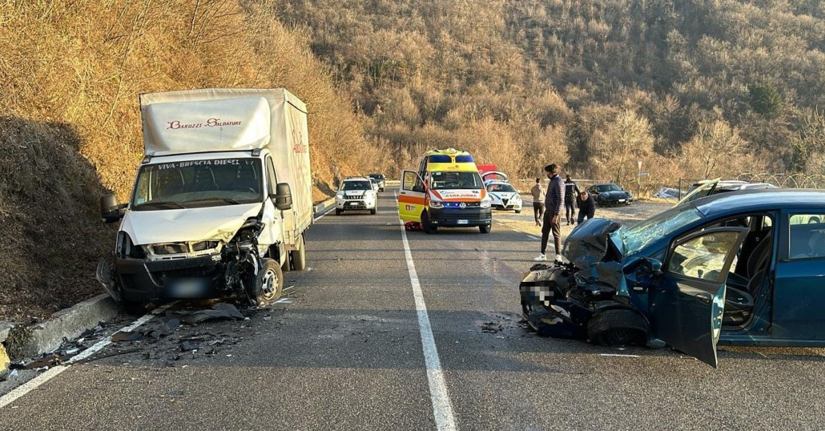 Terribile schianto tra un'auto ed un furgone: in gravi condizioni un ...