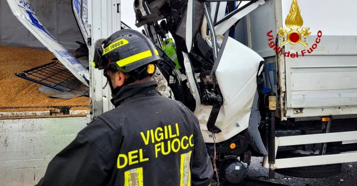 Tragedia sull'A22 (FOTO), un morto nel tamponamento tra un furgone e un ...