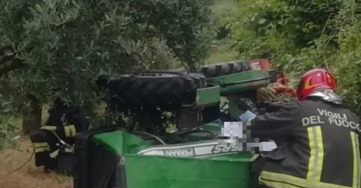 Drammatico incidente in campagna, si rovescia con il trattore e resta ...