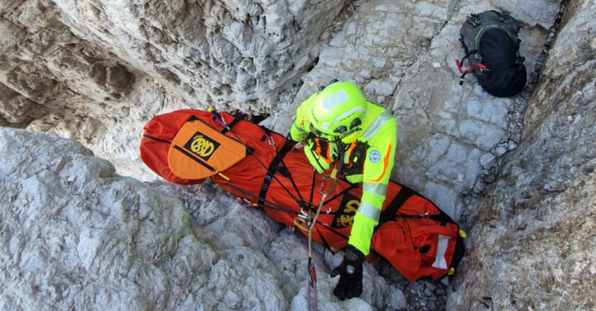 Scivola e cade per 50 metri tra le rocce: 26enne austriaco soccorso con ...