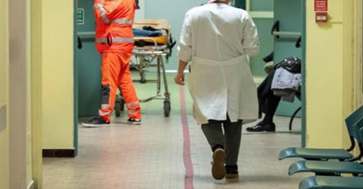 Momenti di paura al Pronto soccorso, 33enne si fa visitare e poi si