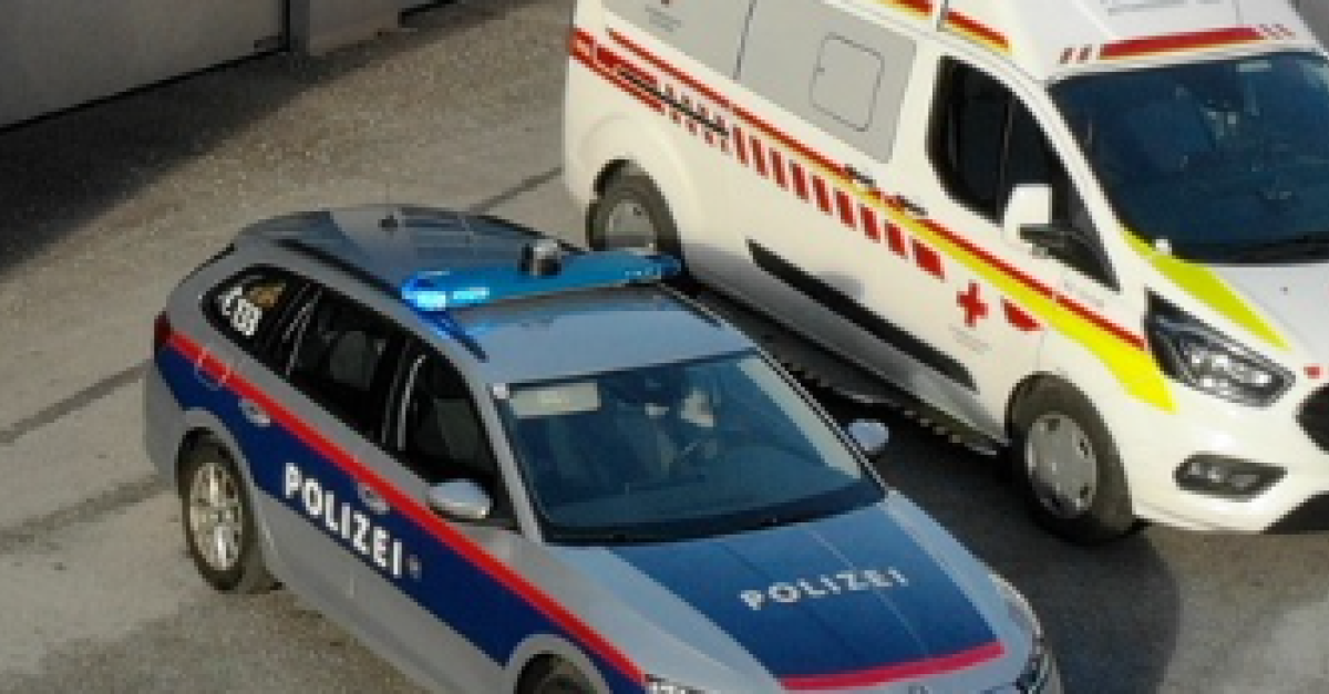 Grave incidente sul lavoro, operaio cade dalla scala e sbatte sul ...