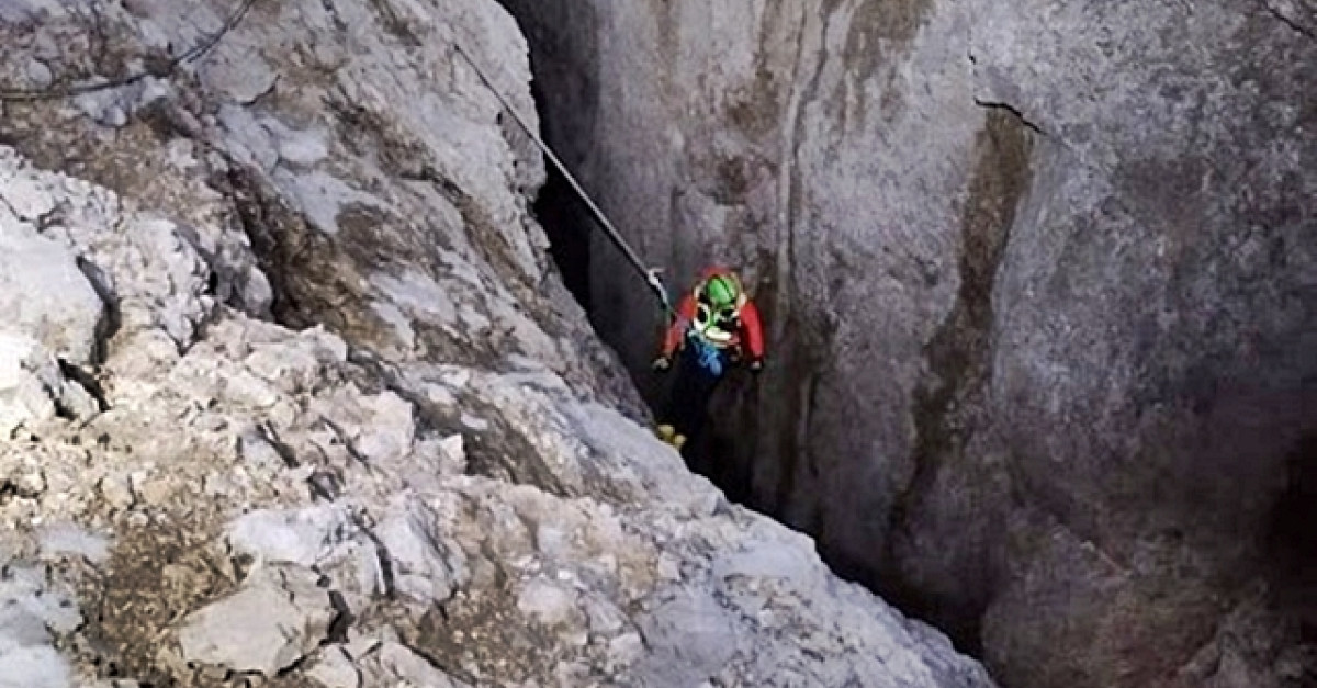 Dramma in montagna, scivola dal sentiero attrezzato e precipita in una ...